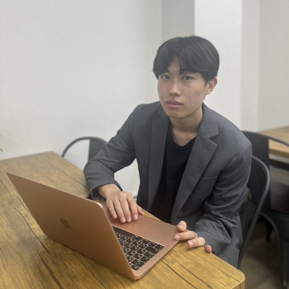 『普通の大学生活から長期インターンで２０人を束ねる営業のリーダーに』